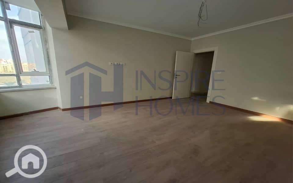 14 WhatsApp Image 2026-01-08 at 00.06. 39 (1). JPG