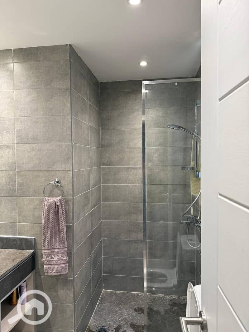 4 6d332da4-06a3-4485-8ac3-b40533f747c9. jpg