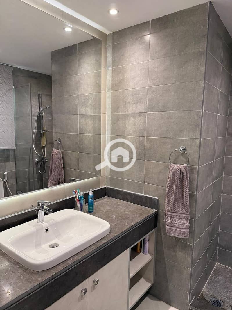 5 7c763256-c3d5-4c6b-8e66-0e300bdc8edd. jpg