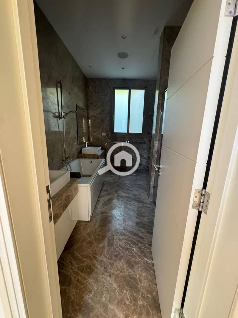 3 WhatsApp Image 2025-10-01 at 18.42. 09_ae5c1780. jpg