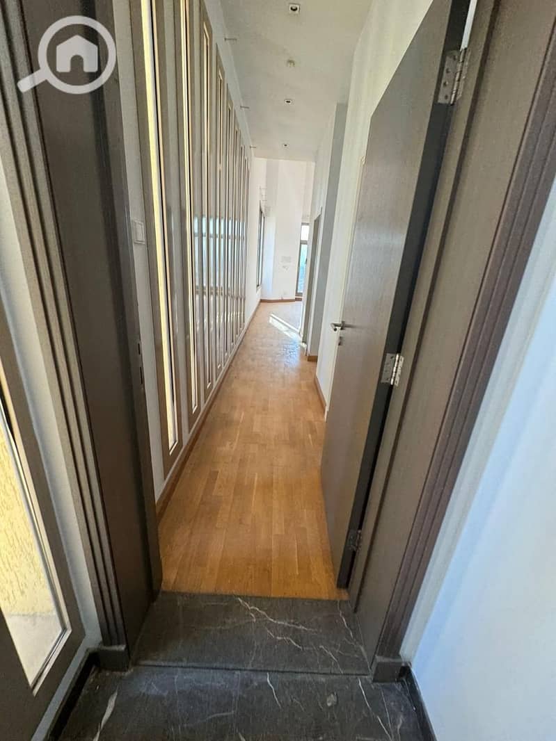 5 WhatsApp Image 2025-10-01 at 18.42. 09_edecc239. jpg