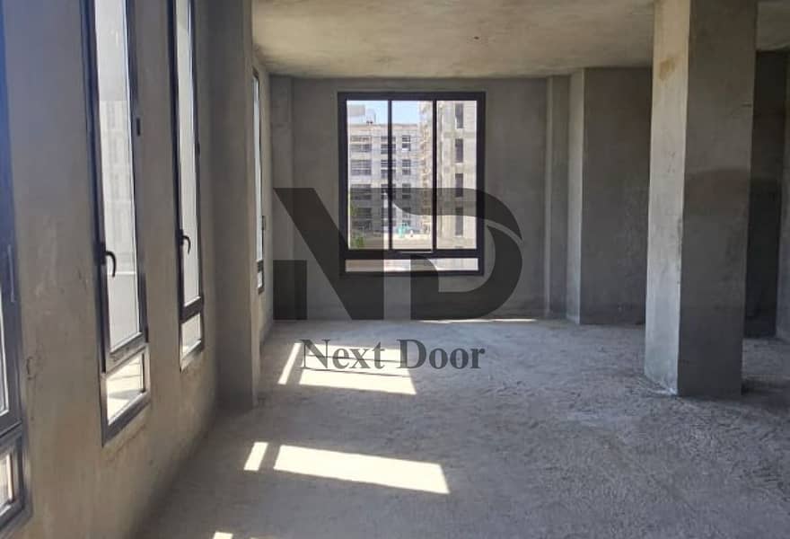 8 b47a94c9-9d9d-4780-9ca7-642659d21138. jpg