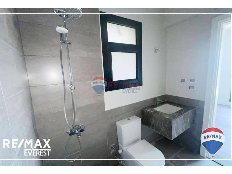 8 2f77389b-69d3-43ba-ad6c-652471493a23. jpg