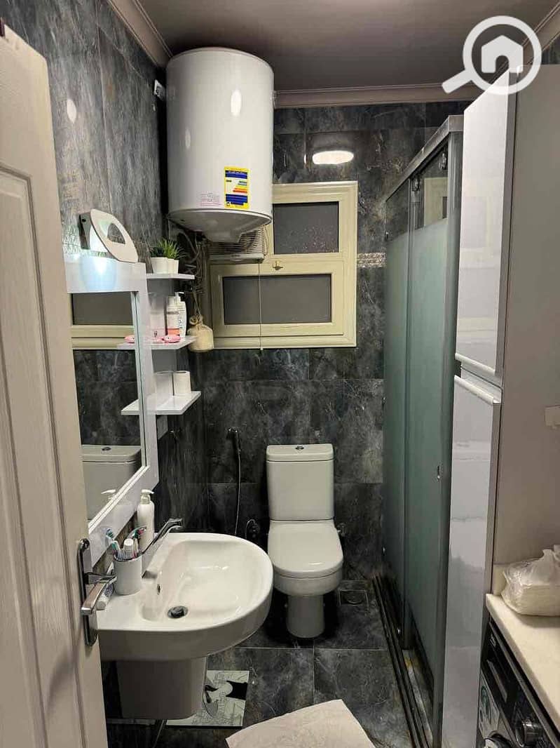 4 033ae858-3596-4aa0-96a6-c23b622d3f5c. jpg