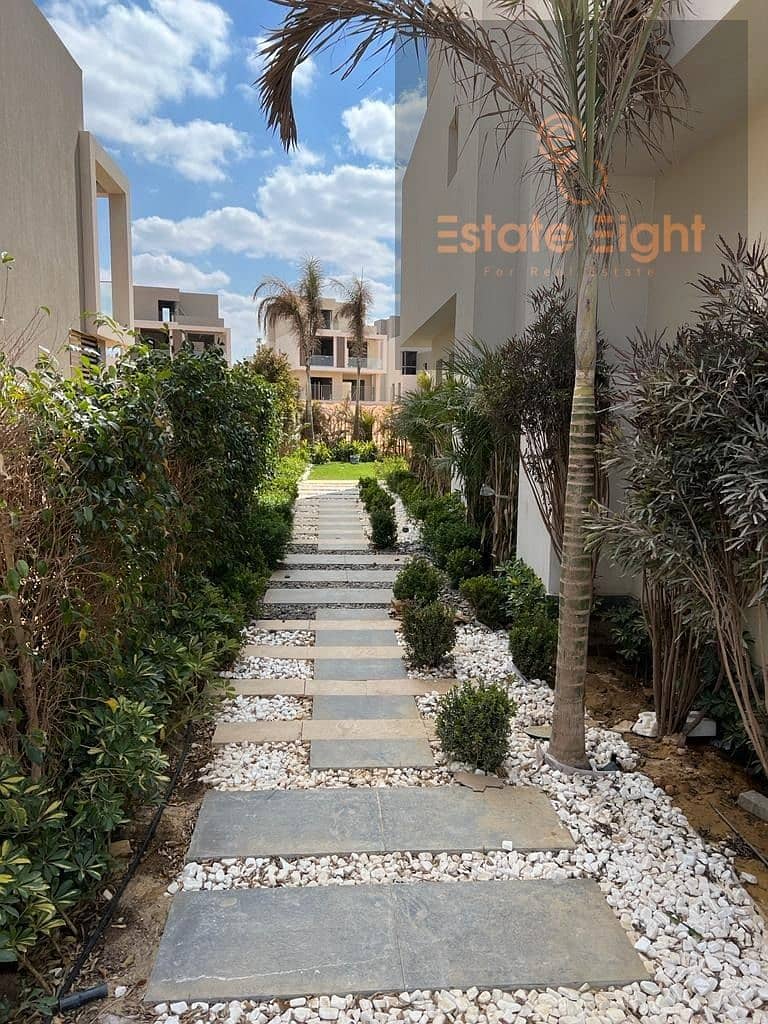 4 1e9890d8-405b-4b13-bcef-968a7d134a74. jpg