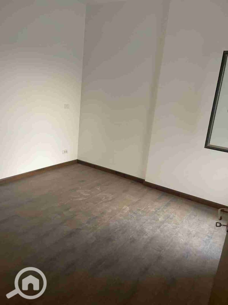 1000356409. jpg 1000356409. jpg