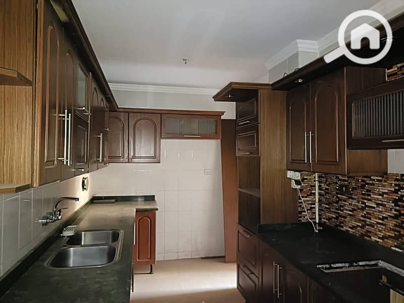 6 5a89ff7b-4727-4bf3-a44e-7ca0532e858f. jpeg