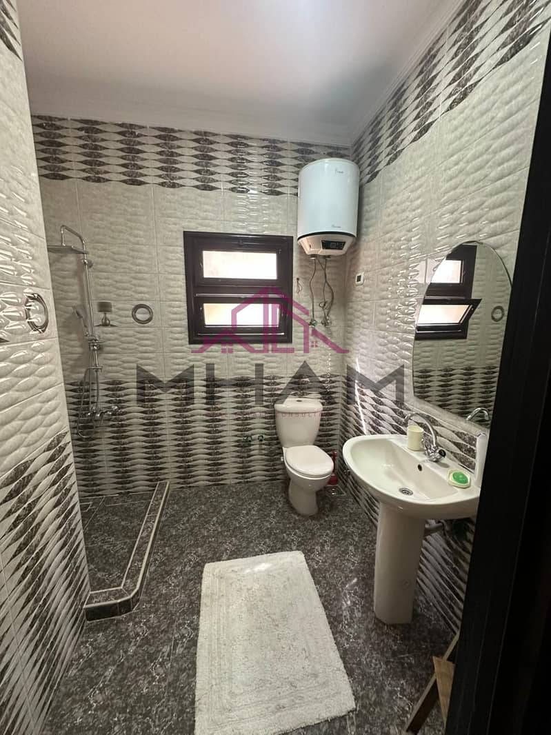 5 photo_5985503498323299192_y. jpg