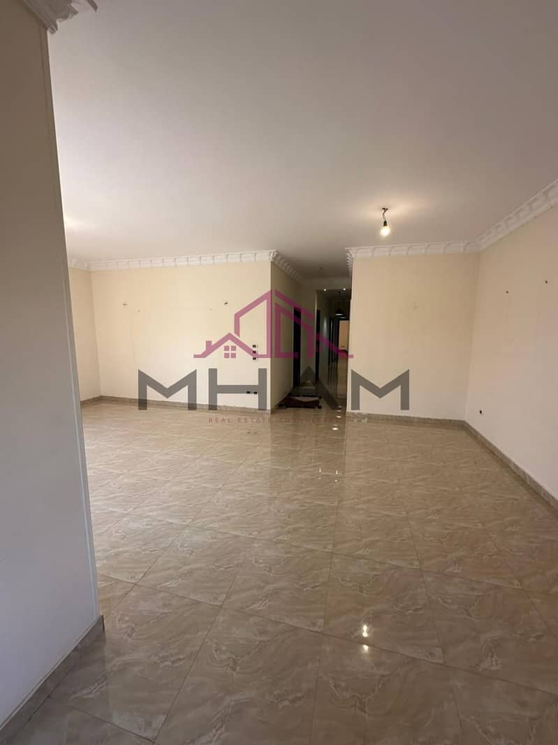 9 photo_5985503498323299200_y. jpg