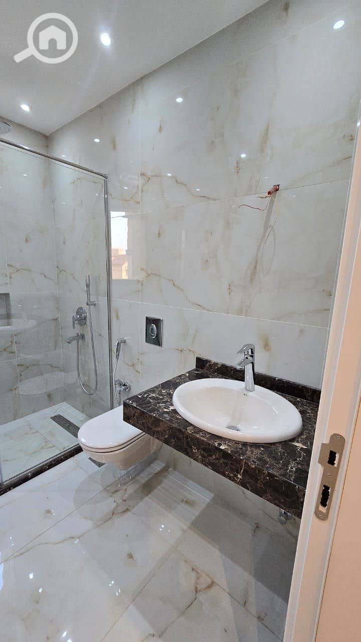 10 592bbd51-8cb6-4edf-ad2e-0d0f29a716f0. jpeg