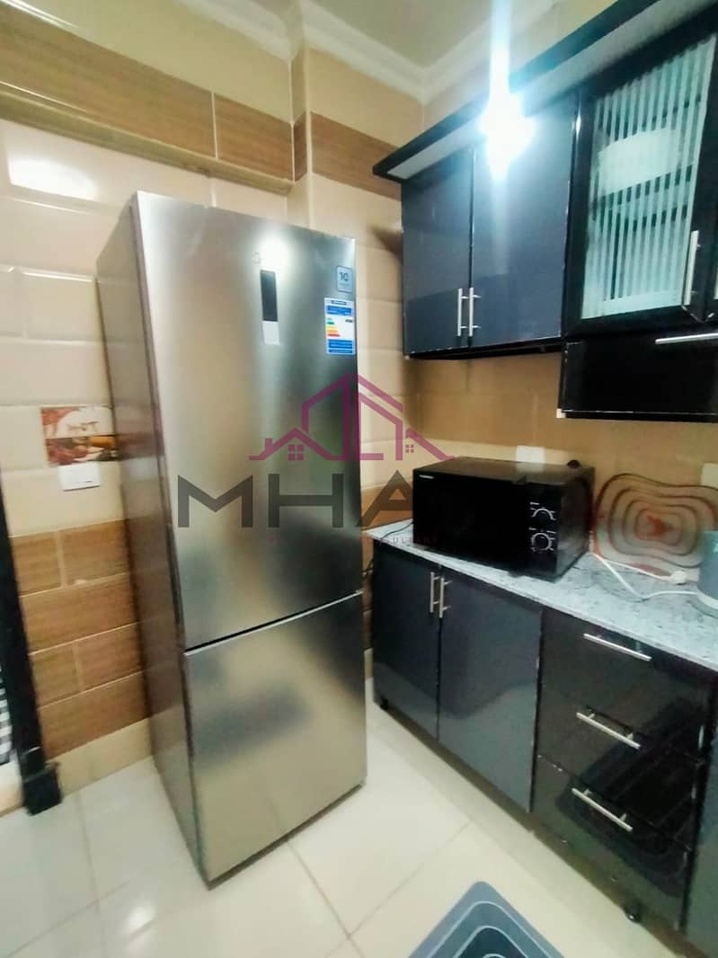 3 photo_5987551669442514009_y. jpg