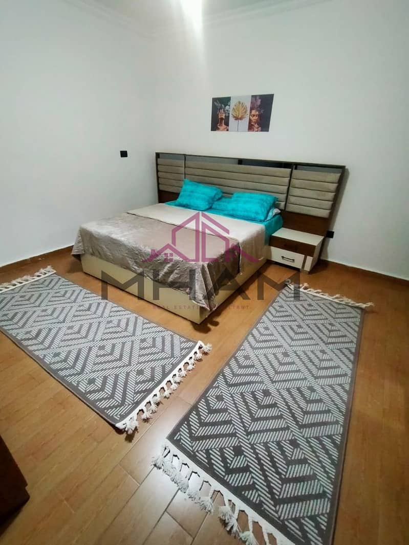 4 photo_5987551669442514011_y. jpg