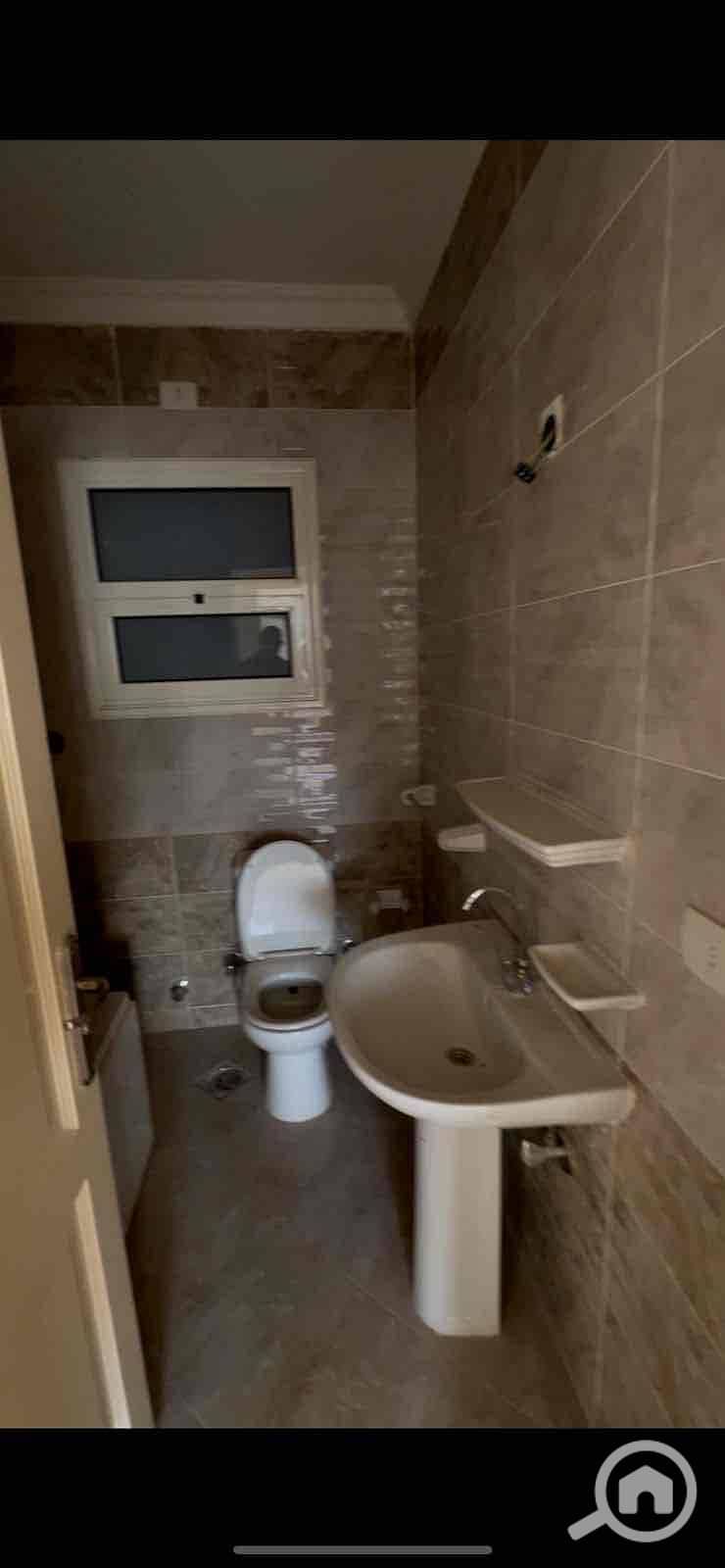 8 3e11f7c8-9e8c-4794-94c2-f1313fb542d9. jpg