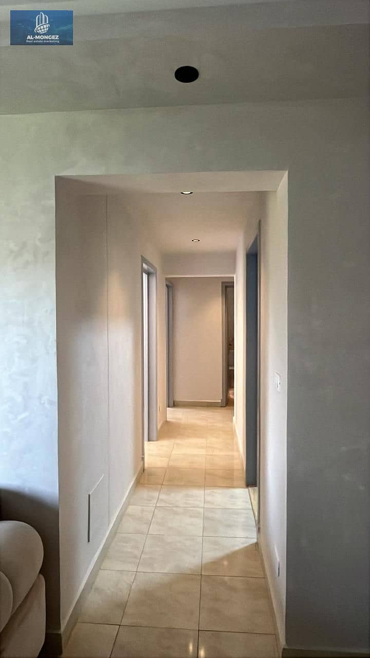 7 e8d0b877-3821-4a95-882d-6fcc22b417dc. jpg