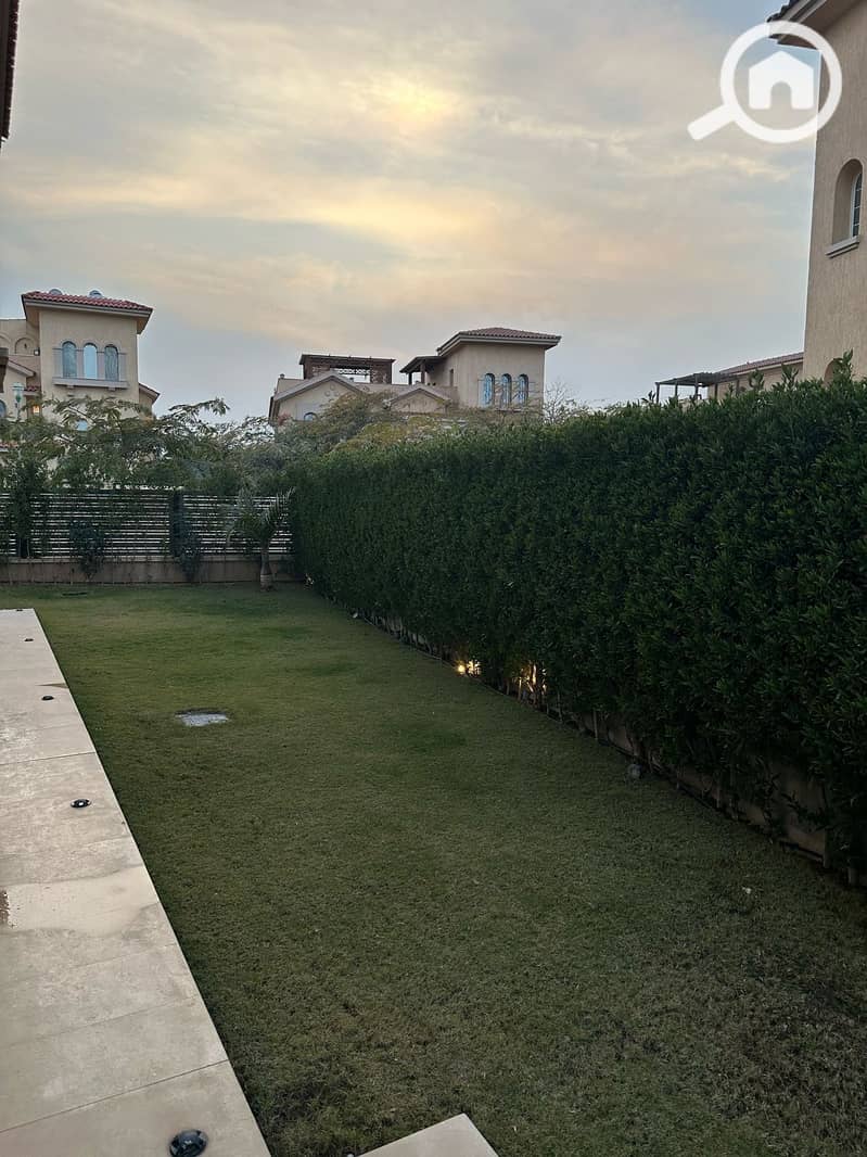 8 92eafffa-cb0c-4e72-8bc5-8f08187574bd. jpeg