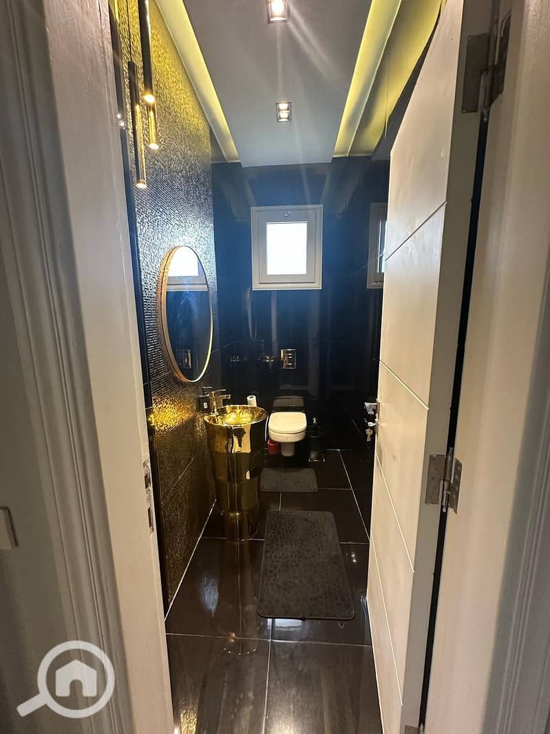 10 53678c92-3dae-4d2d-9eda-ed332637a843. jpeg