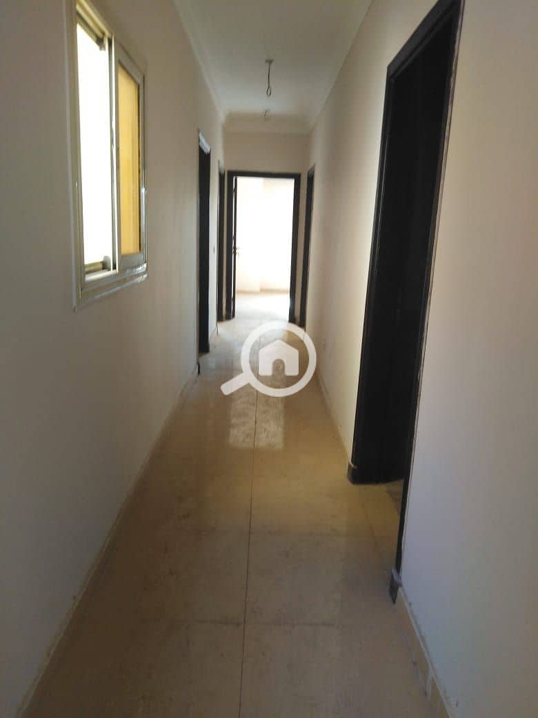 7 7ea8c446-0c3e-49be-ae47-8e8cb9f1f9d8. jpg