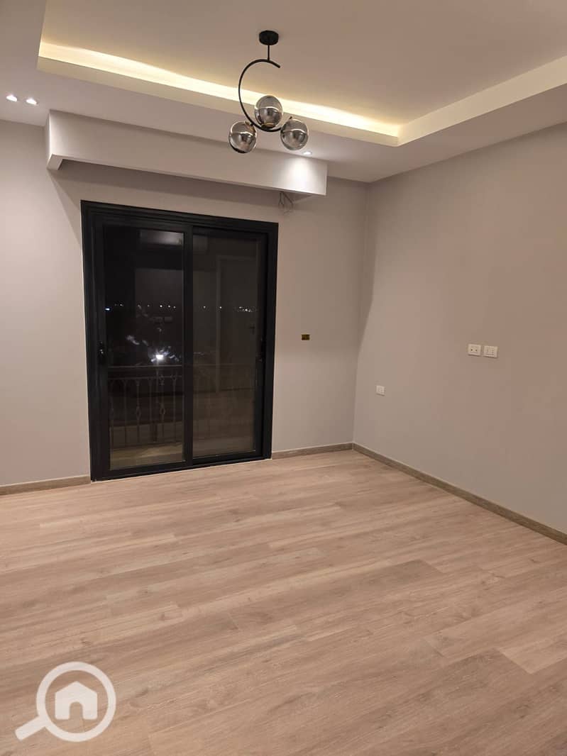 4 5a78816e-5ad3-4813-a2f3-54d7dc550d75. jpg