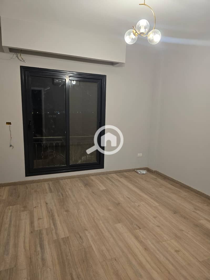 5 b42337c9-a62d-406c-a944-75eb399b2a23. jpg