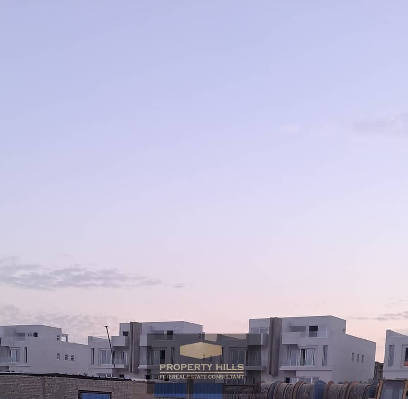 8 b4700a7a-ec79-49e7-93ea-557582c70d85. jpg