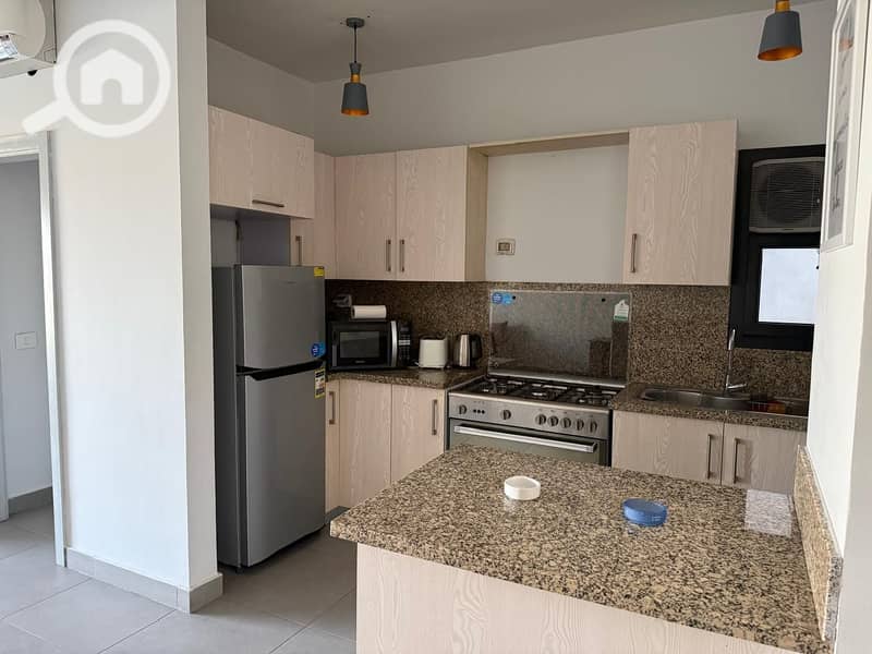 4 18b9b526-8359-4eae-9bec-46d478e7af64. jpeg