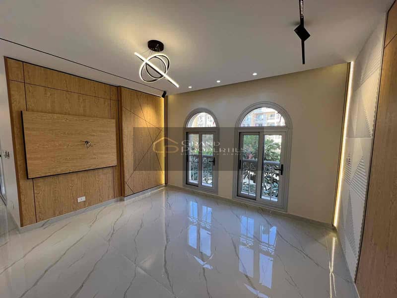 4 5bd83c53-226f-4bc8-9f03-4e5a48221453. jpg