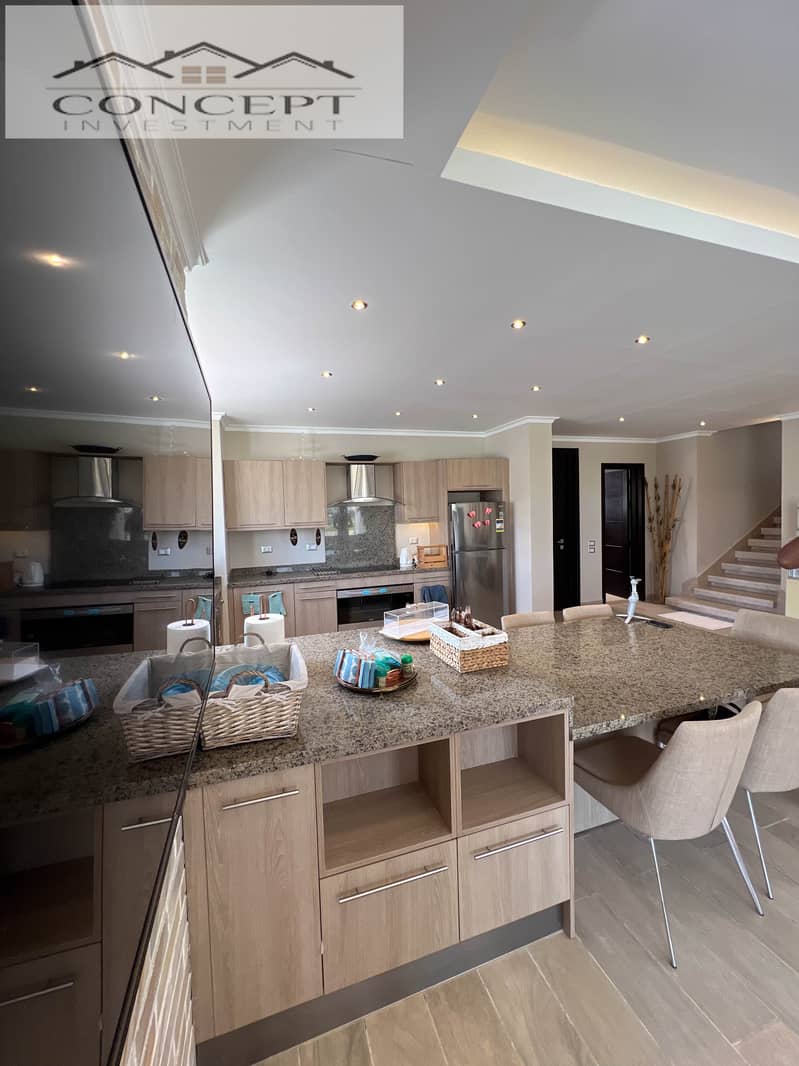 8 2025_07_01_05_01_IMG_8098. jpg