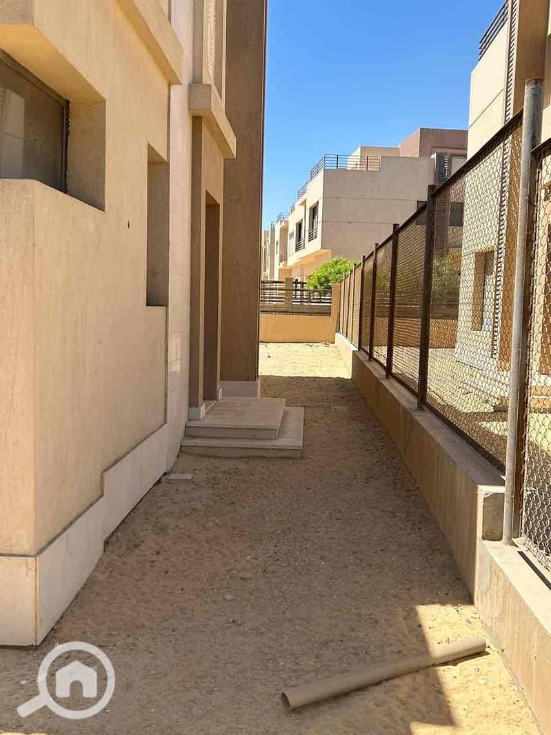 18 e1972b42-81e0-429c-9650-3d927a6fa3c8. jpg