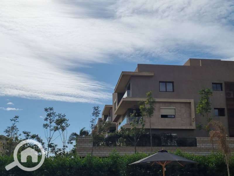 8 e251f495-2e38-4676-83f8-249f99f370f7. jpg