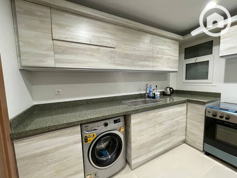 4 8c4e50ab-cb0d-4515-8661-7eb6c2259ae2. jpeg