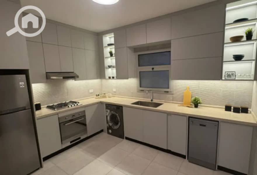 3 8112317-288bfo. jpg