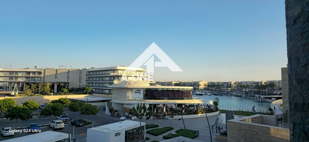 12 c1a2c456-1301-49da-bbfa-02a0fe1d46bf. jpg