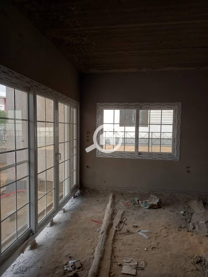 4 270c3bb0-45a3-44fd-ad8f-24e586cf54fb. jpeg