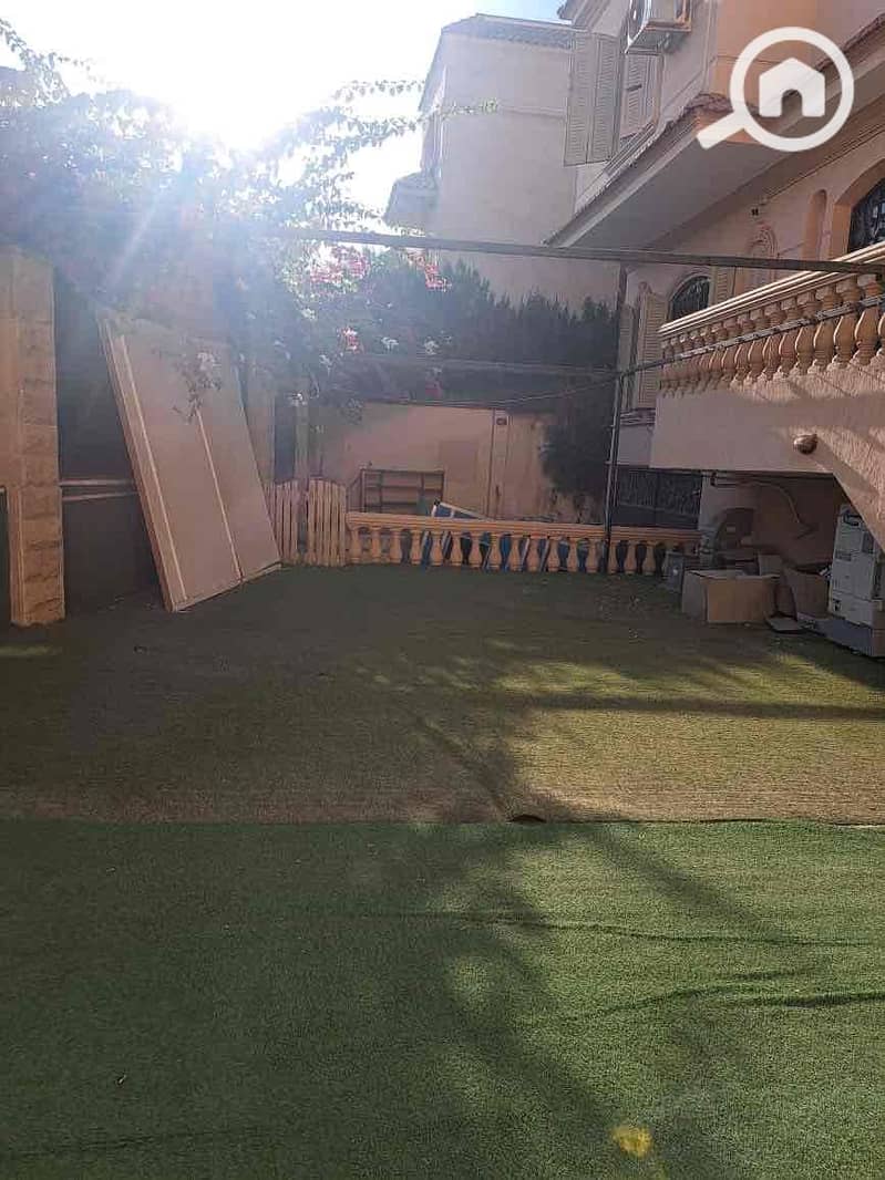 10 357bb87f-d47d-46c1-82fb-3a73e3e9ed9f. jpg