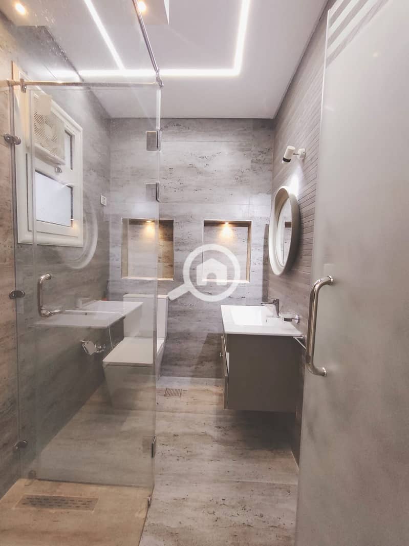 27 c45e55f2-9df2-494e-9732-a7a7a28f7ebe. jpeg