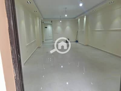 فلیٹ 3 غرف نوم للايجار في لوران، الإسكندرية - 591755040_1572796180559909_2751969117733773761_n. jpg