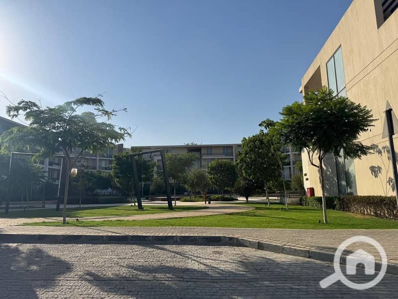 10 8ae681eb-936c-4952-8581-9b37efa47198. jpg