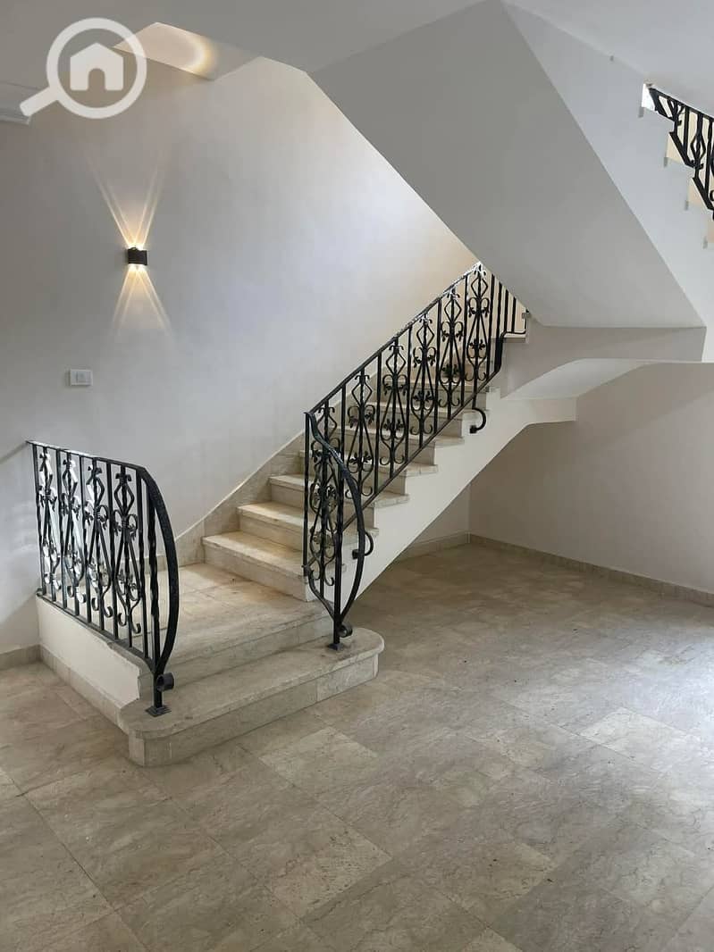 8 b77846af-8ad8-4370-b6d8-448bb7b4964c. jpeg