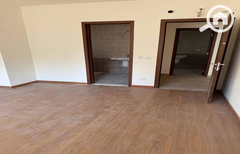 3 WhatsApp Image 2025-12-03 at 2.32. 34 AM (1)_1400x900. jpg