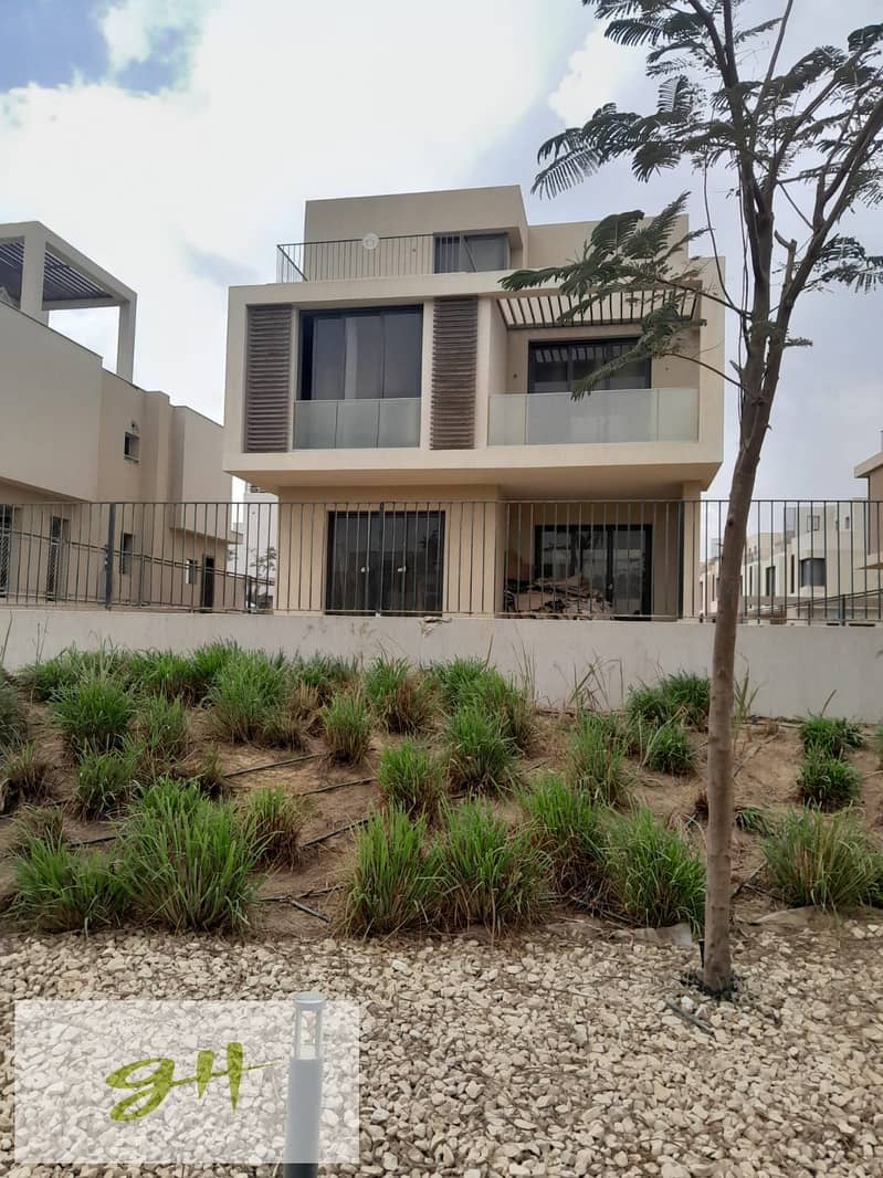 2 d1f319f9-33fc-4185-9b1f-8050e4480313. jpg