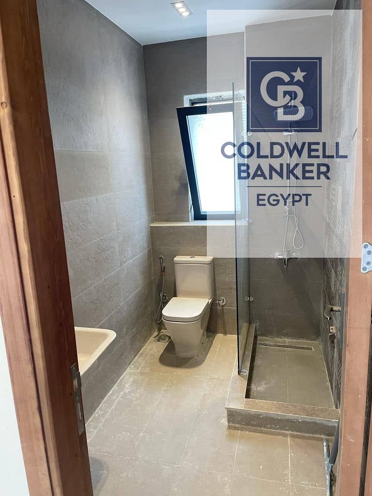 4 53e7af1d-7a55-4541-b8fe-fc24c873aecc. jpg