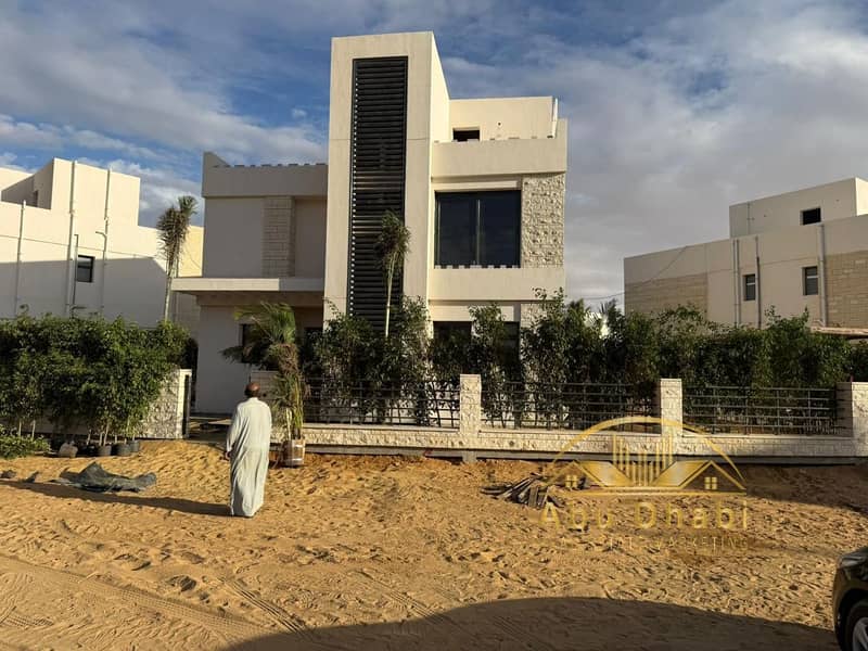 4 9f45d0dc-1453-4f71-89f1-15d6d287324e. jpg