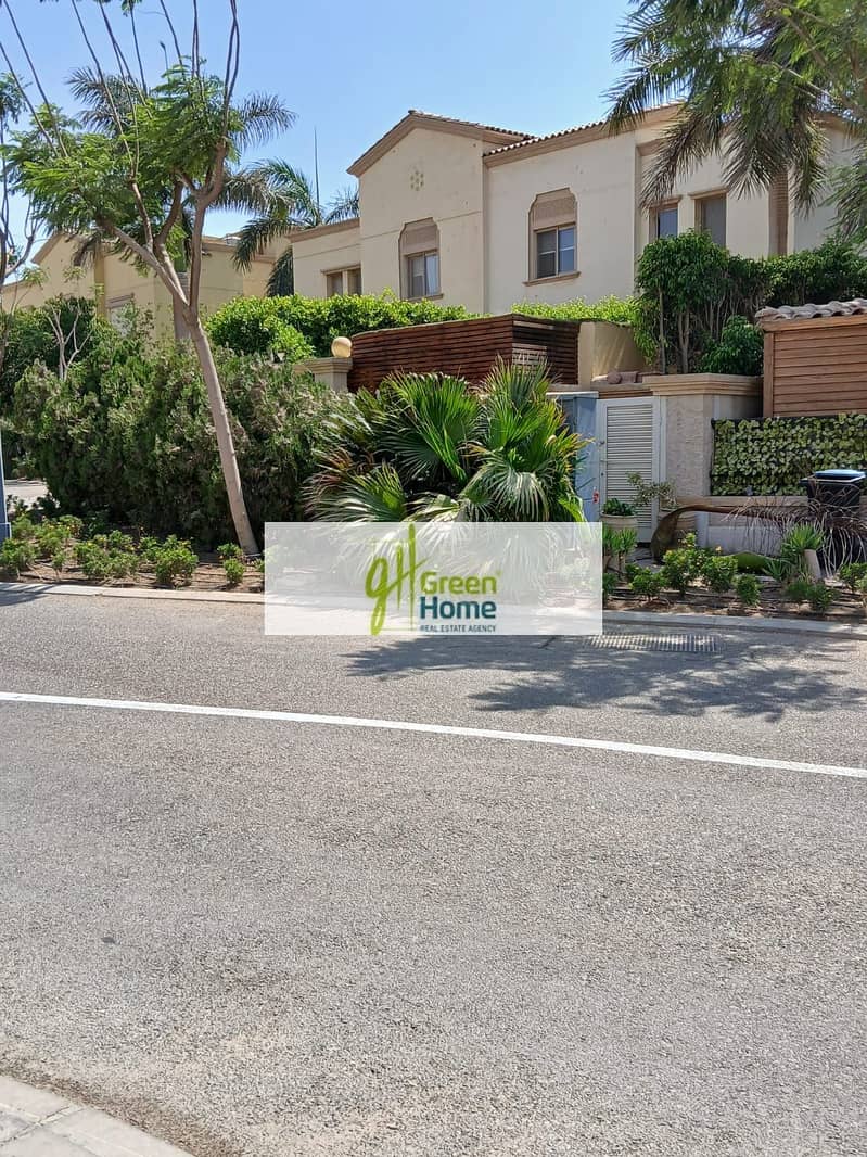 2 b2bf0ffc-afe5-4045-a2e9-32ac9b22ea3f. jpg