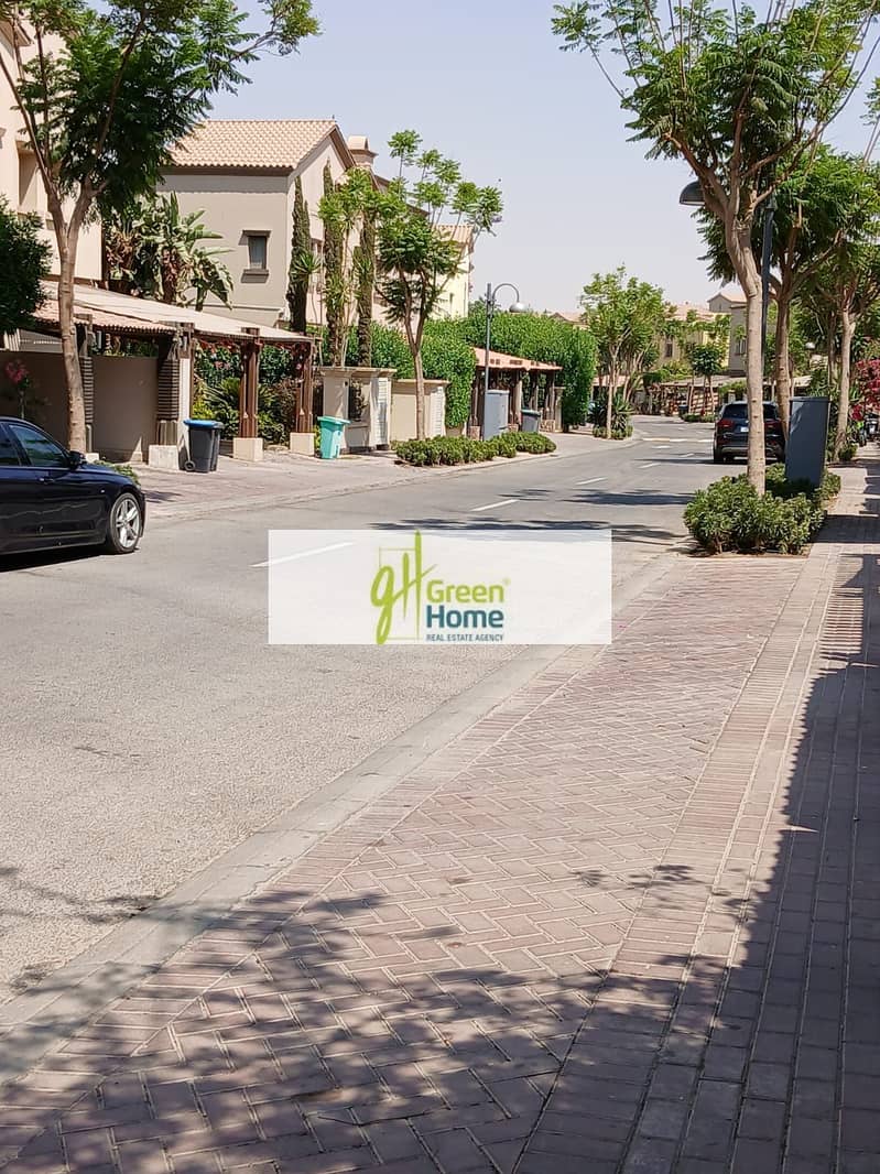 4 2f7ad109-996c-4c2c-a438-af59333a5945. jpg