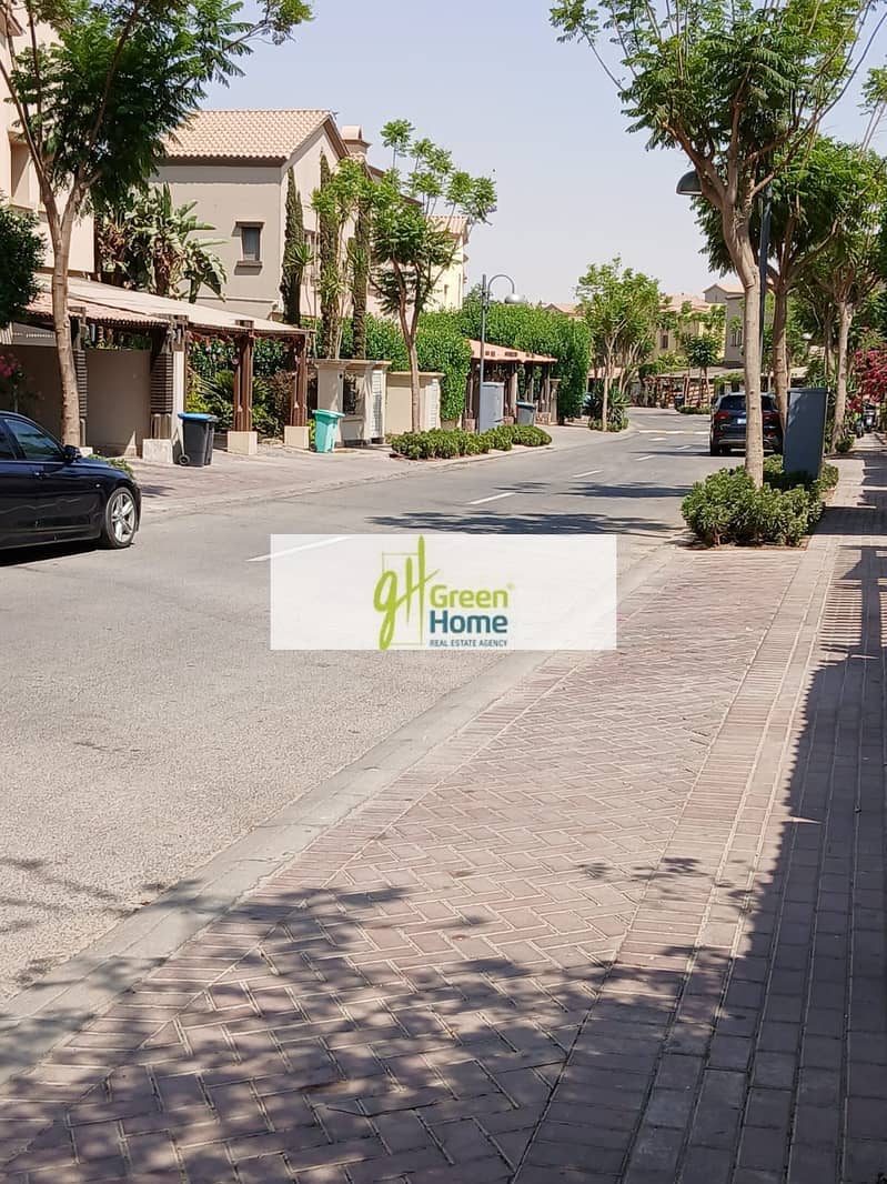 11 e6bf8ed7-a6ce-4ed7-86c1-3f3870db0802. jpg