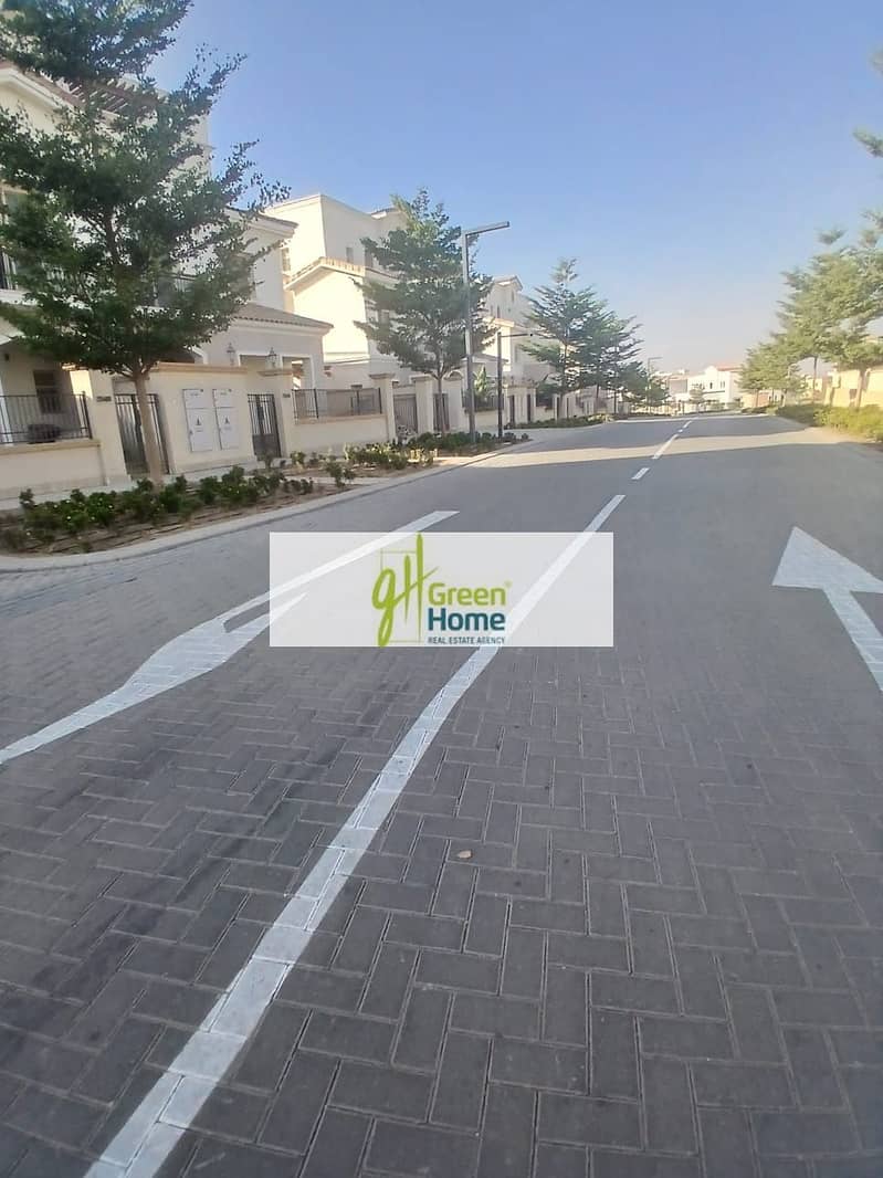 13 7fff2a7f-2efe-4e8c-bb54-8689fba79d82. jpg