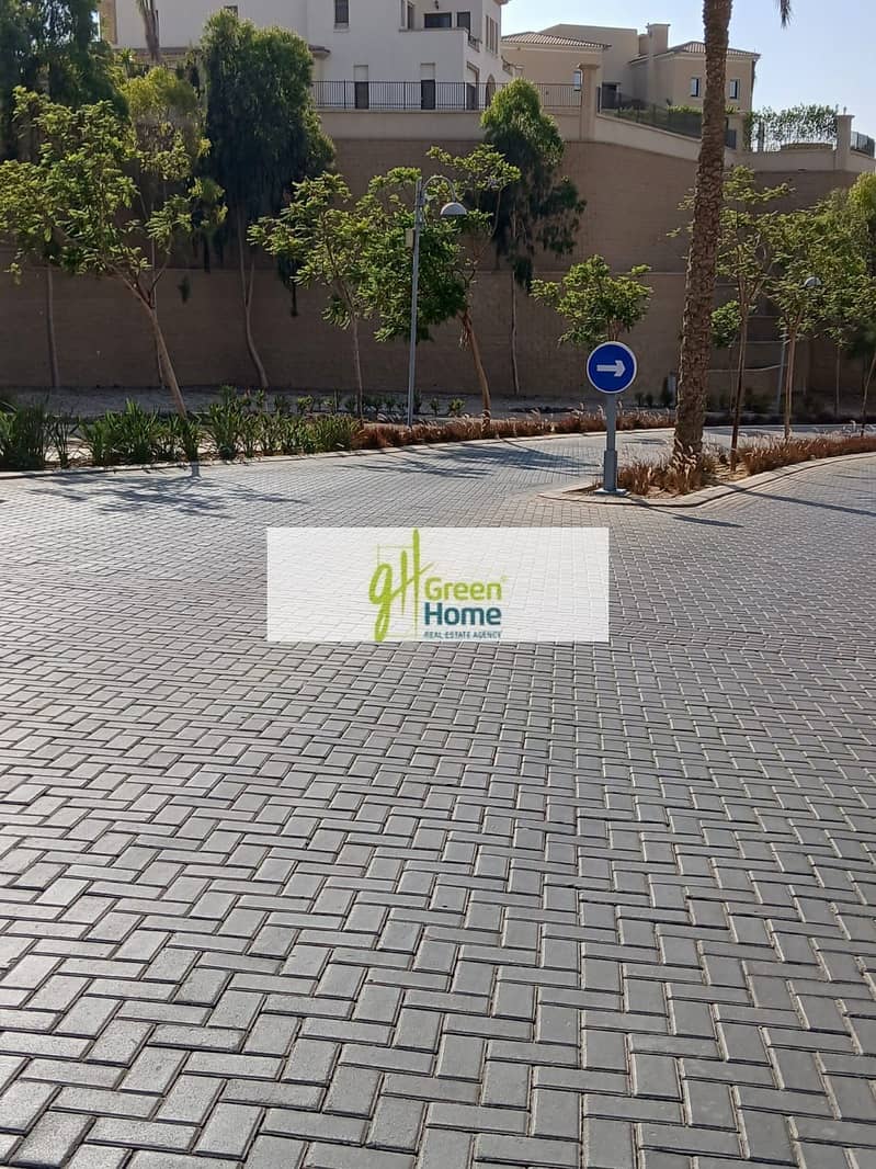 8 b87ce4cd-638f-495f-8f49-352013549b13. jpg