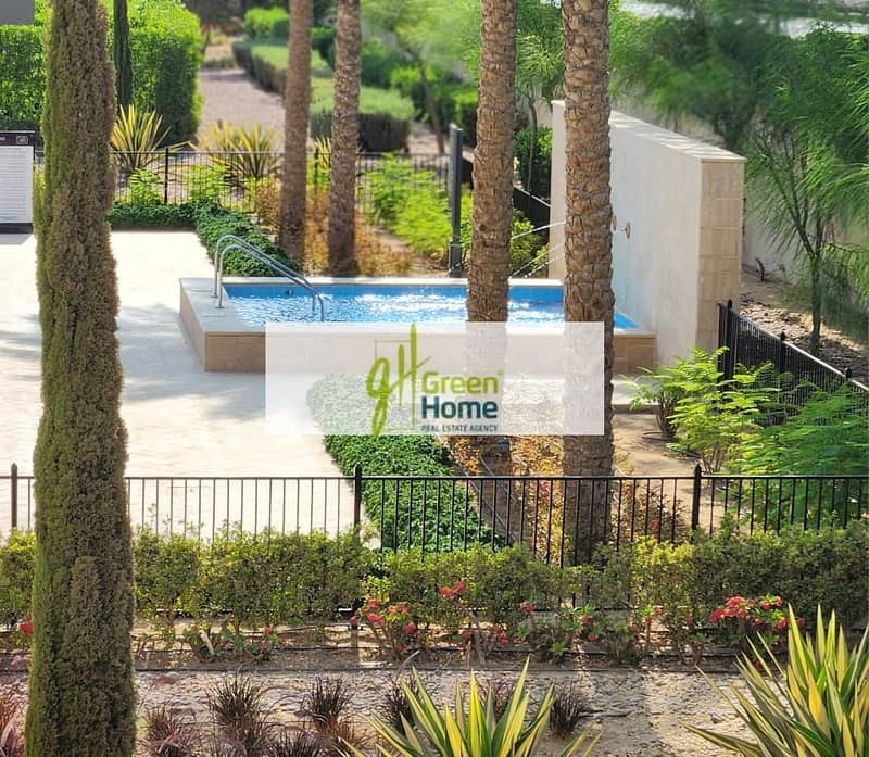 12 2b0dcb44-96d6-41bb-8b49-aeaf3e04a4da. jpg