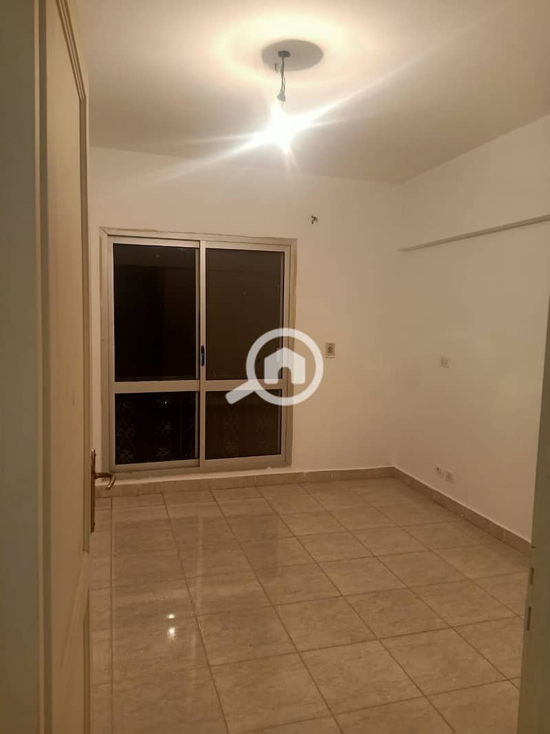 4 aaf3279d-5bd6-4eef-bc8a-0c06bb74dac5. jpeg