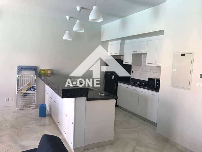 4 0003655b-0f88-47d3-91a1-45d17b4e6785. jpg